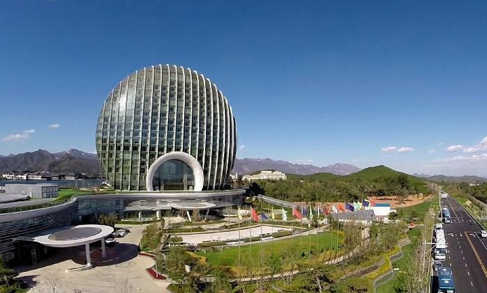 走進(jìn)最美鄉村—APEC會(huì )址雁棲湖、燕城古街休閑攝